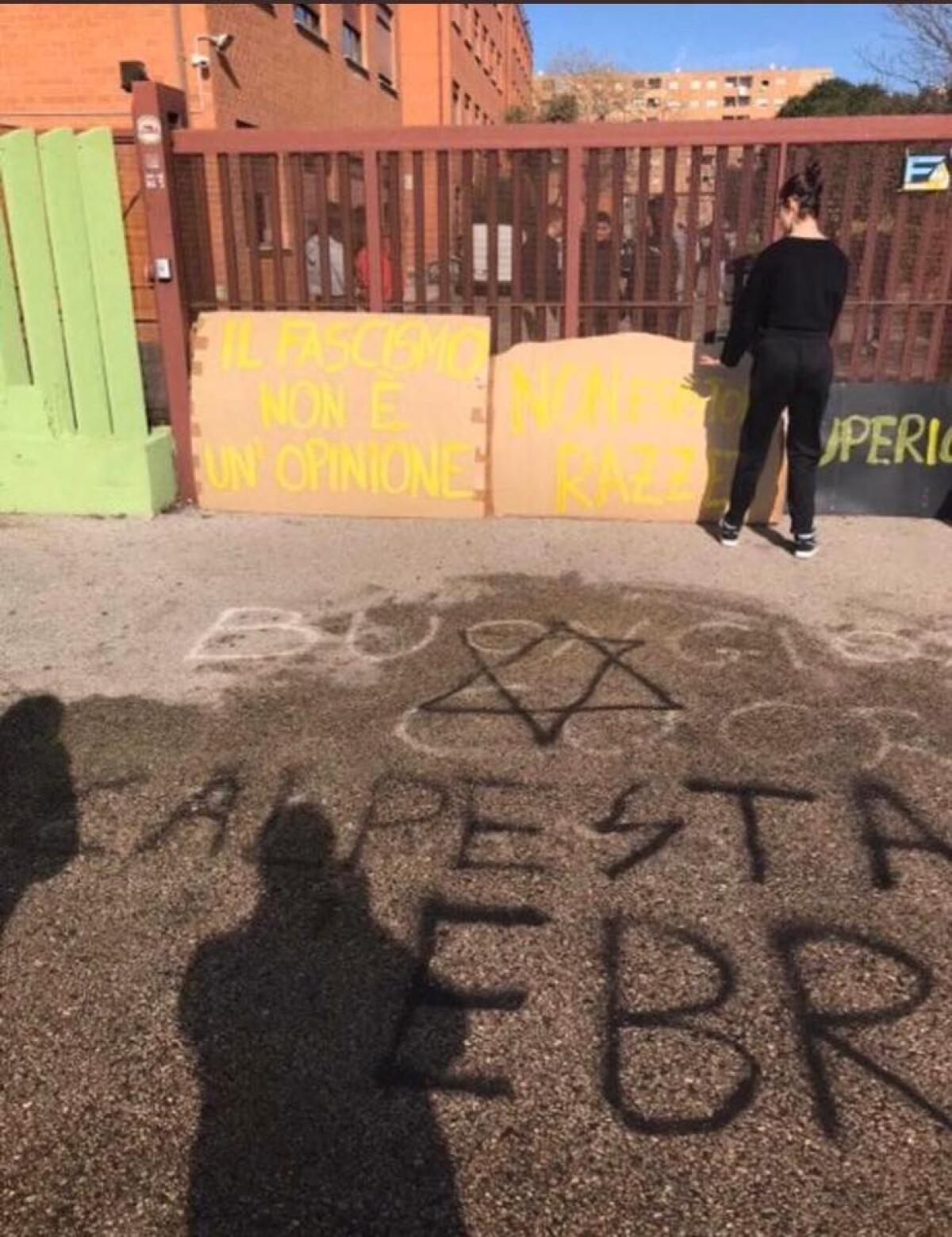 Scritte antisemite, Medici invia una lettera alla comunità pometina: "Non c'è spazio per chi è contro l'umanità" - 