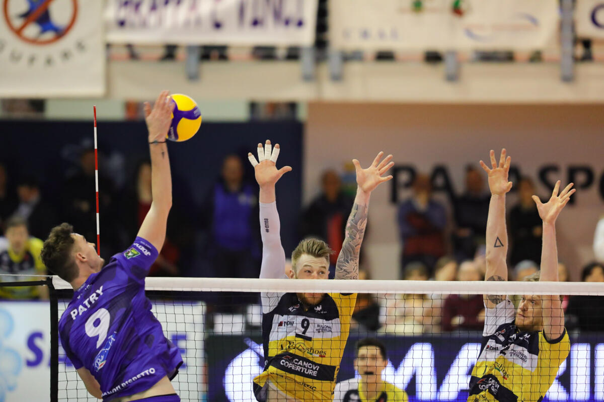 Superlega - La Top Volley Cisterna battuto da Modena, in attacco Zaytsev è il migliore - 
