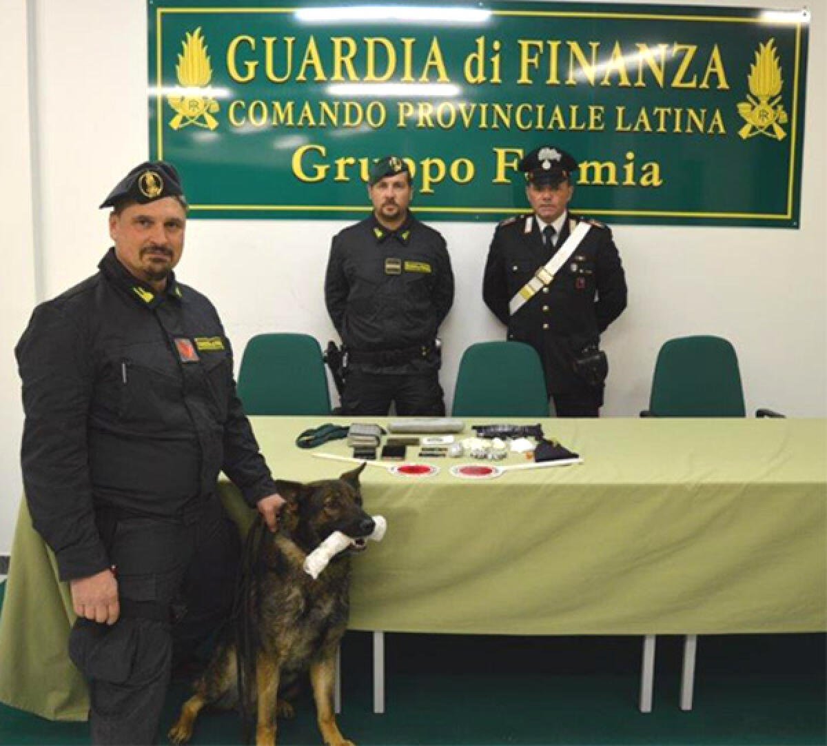 Blitz antidroga dei Carabinieri e della Finanza a Minturno: coppia in manette, beneficiava del reddito di cittadinanza. - 