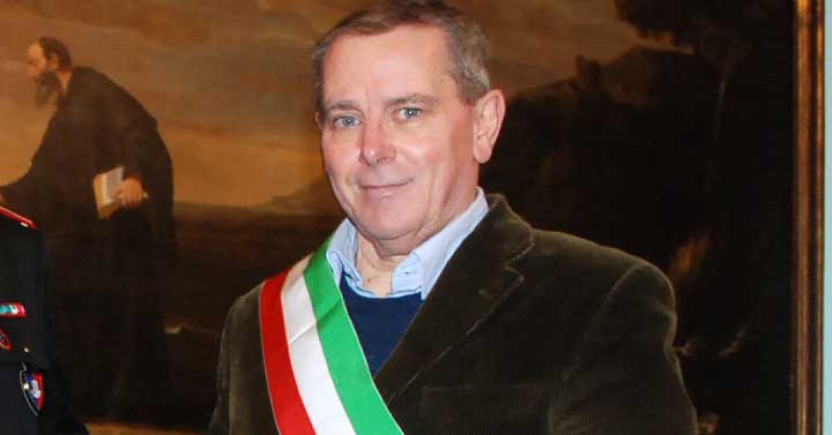 Ariccia in lutto, questo venerdì i funerali del sindaco Di Felice. - 