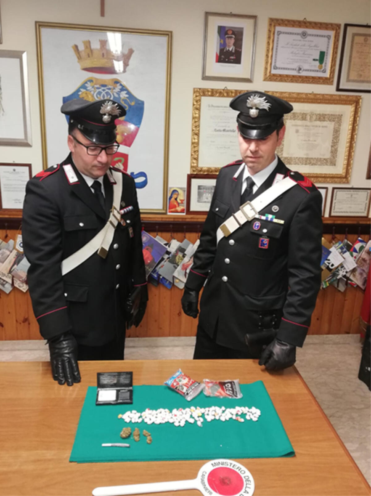 Cocaina in dosi nell'auto, 52enne in arresto - 