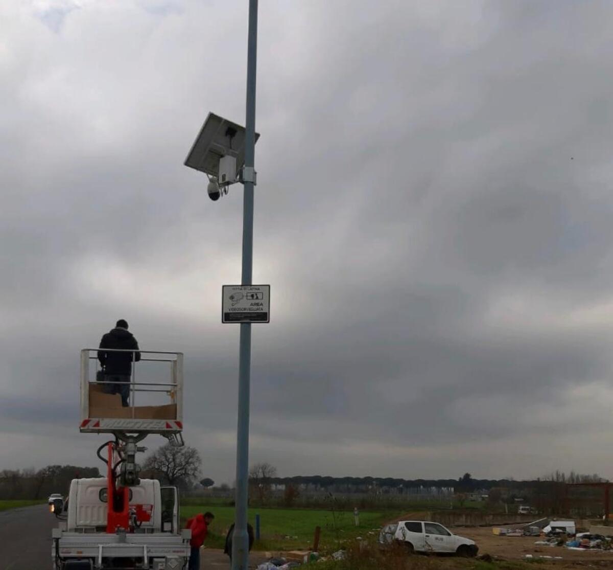 Stop all'abbandono dei rifiuti: arrivano le telecamere a Chiesuola e Latina Scalo - 