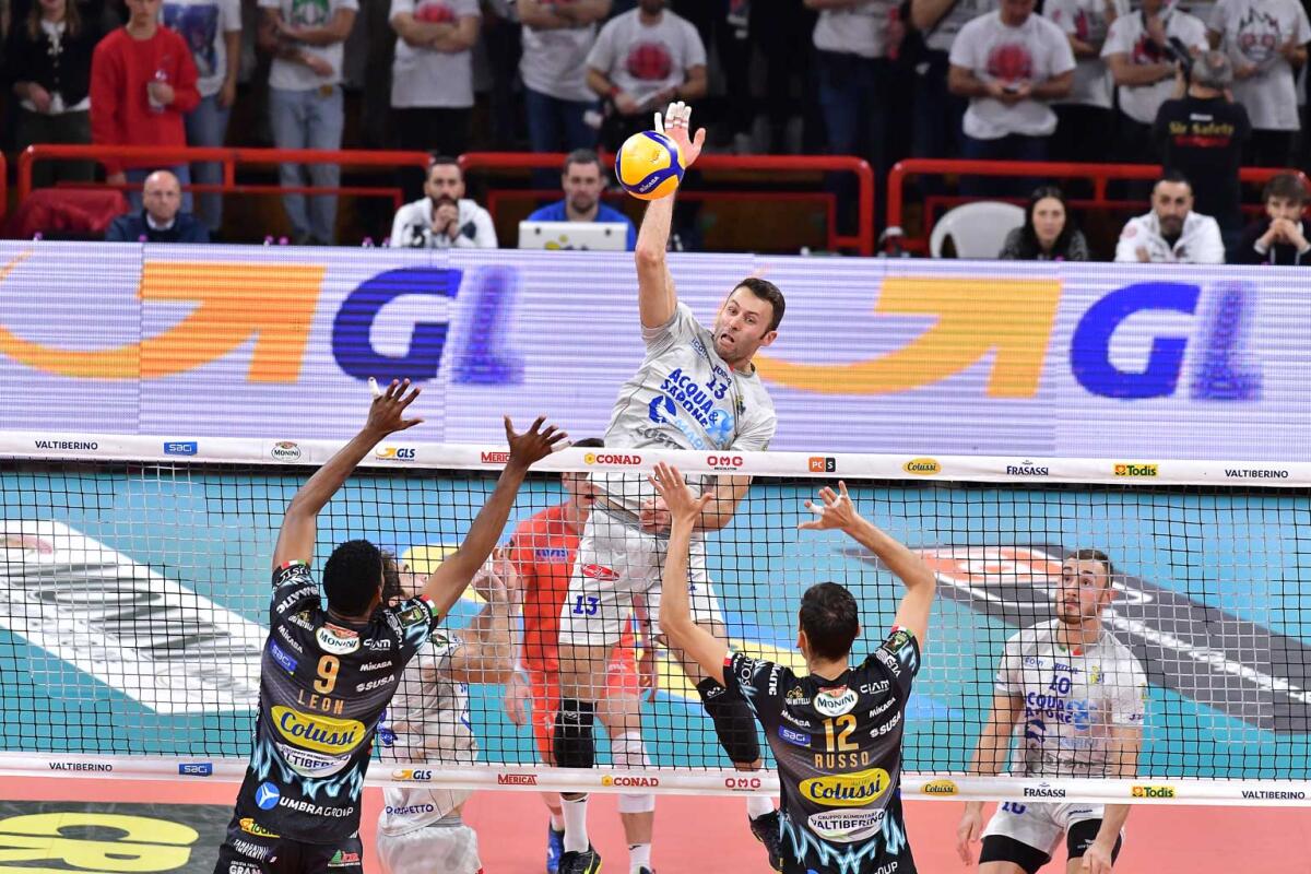 Pallavolo, sospese le gare di serie A fino al primo marzo - 