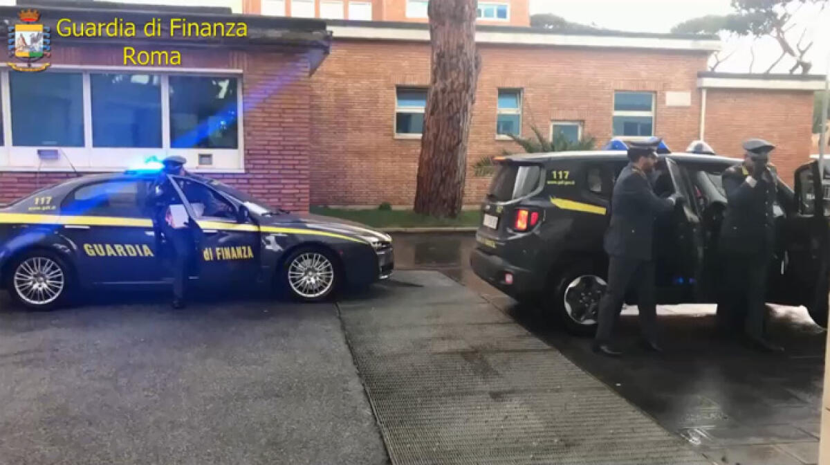 “Corsia preferenziale” per parenti ed amici di medici all’ospedale “Grassi” di Ostia: la Finanza indaga 141 dipendenti. - 