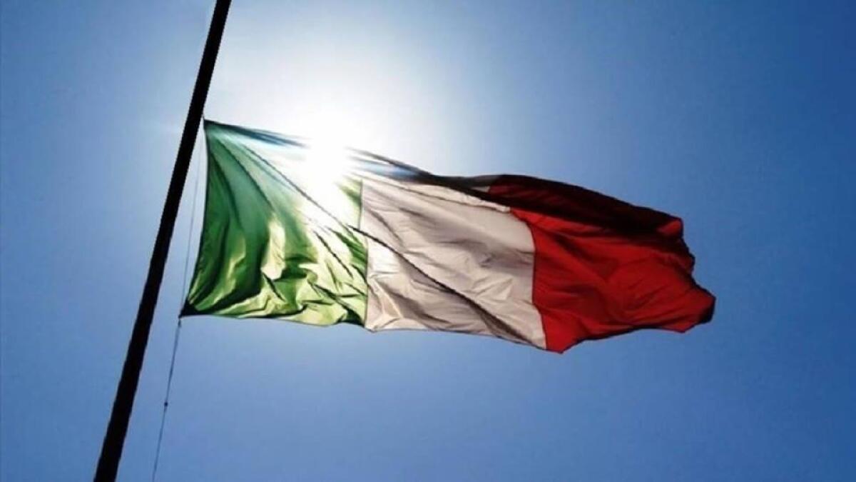 Bandiera a mezz'asta in segno di lutto oggi anche a Velletri. I casi Covid19 in città salgono a 20. - 