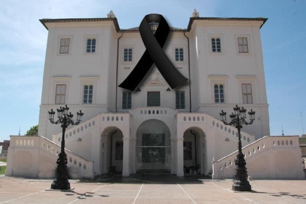 Bandiere a mezz’asta in segno di lutto per tutte le vittime del Coronavirus oggi anche ad Anzio. - 