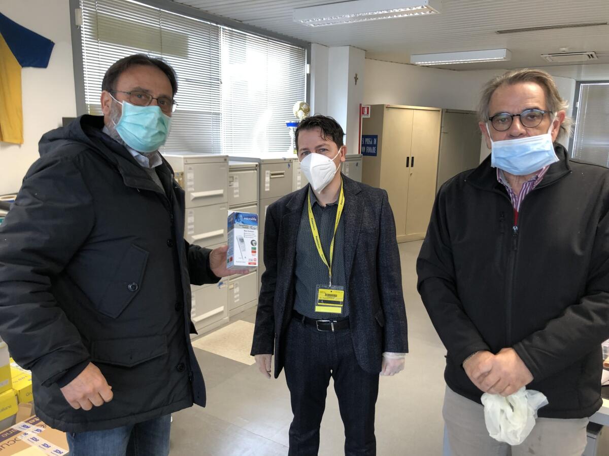 Coronavirus, il Comune di Nettuno consegna un termoscanner alla Posta centrale - 