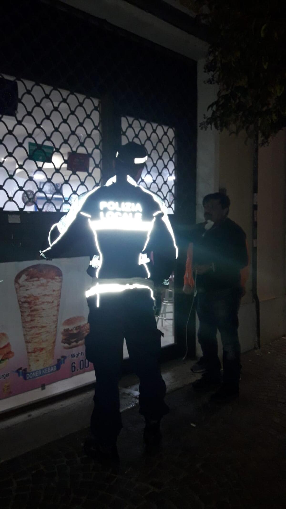 Misure di contenimento del contagio da Covid19: a Pomezia scattano i controlli nelle attività commerciali. - 