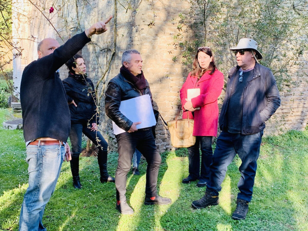 Il Coronavirus blocca anche le riprese della serie televisiva su Leonardo Da Vinci a Mantova, produzione  a Sermoneta - 