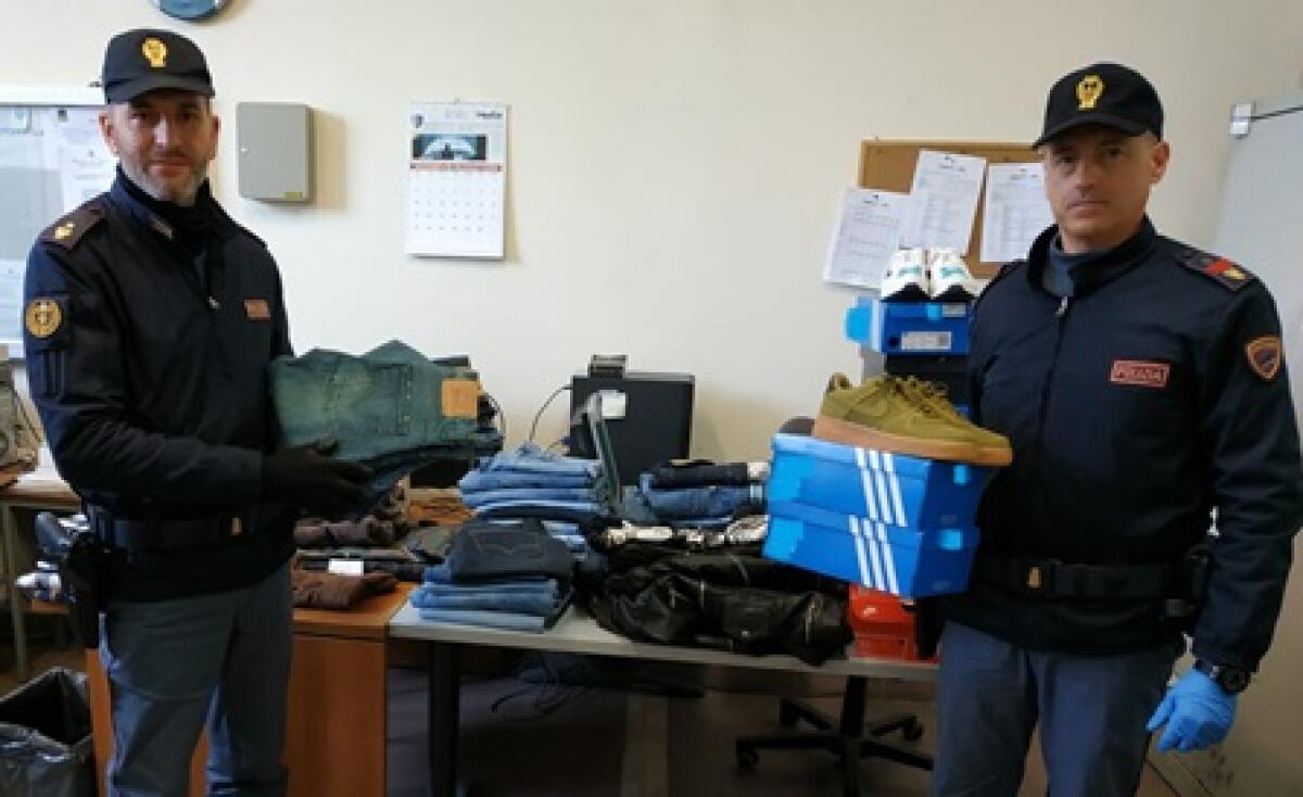 La Polizia di Latina recuperata e restituisce al titolare di un negozio merce per oltre 10.000 euro. Denunciate due persone. - 