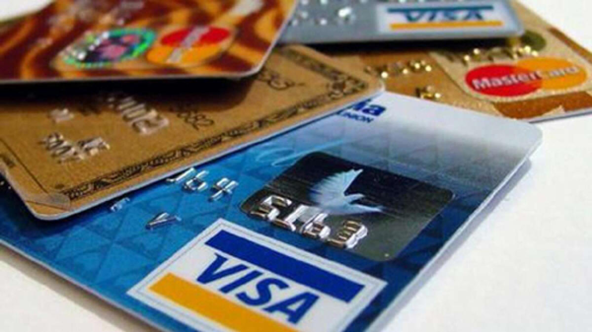 Una donna di 56 anni di Formia denunciata per indebito utilizzo di carte di credito. - 