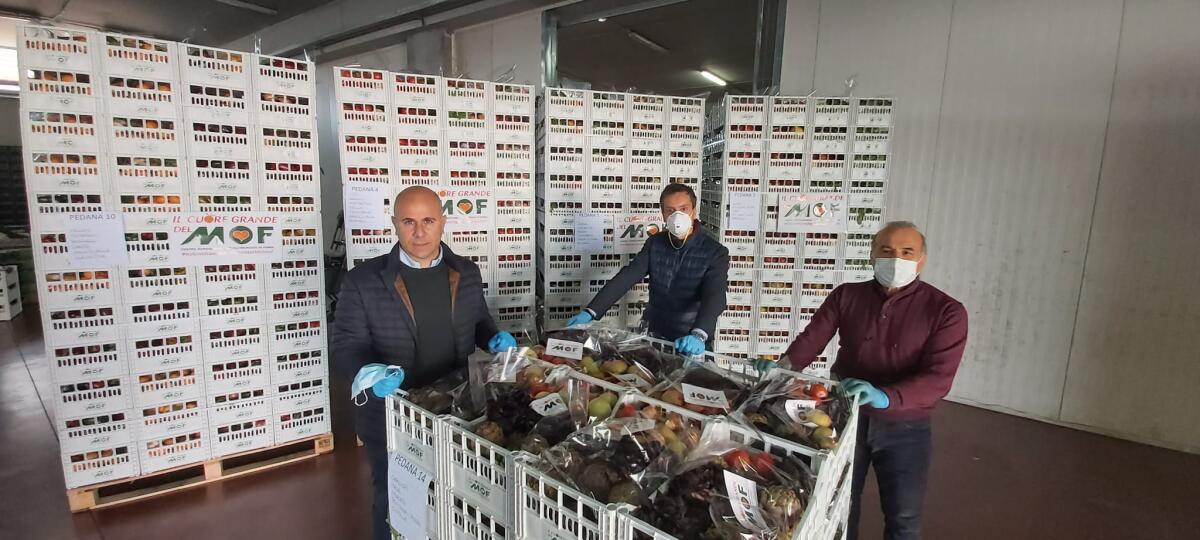 TIR della solidarietà, dal MOF di Fondi 130 quintali di frutta e verdura per la Lombardia - 