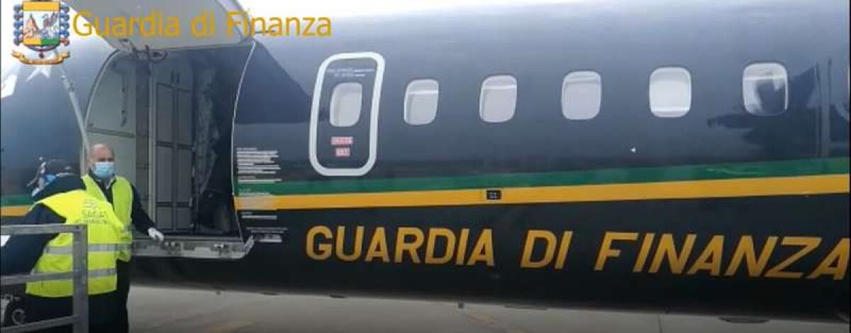 Emergenza covid - 19. Il servizio aereo della guardia di finanza in favore della protezione civile per trasporto di personale medico - 