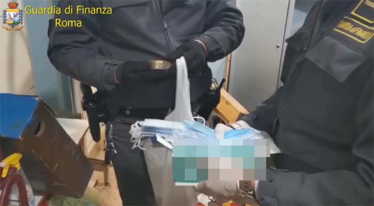 La Finanza di Roma scova oltre 1000 mascherine non conformi, altri dispositivi non sicuri e mezzo chilo di hashish. Il VIDEO - 