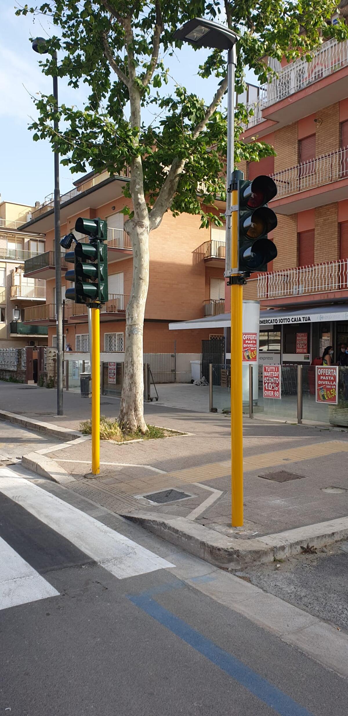 Strade, piste ciclabili e marciapiedi: lavori in corso a Pomezia e Torvaianica. - 