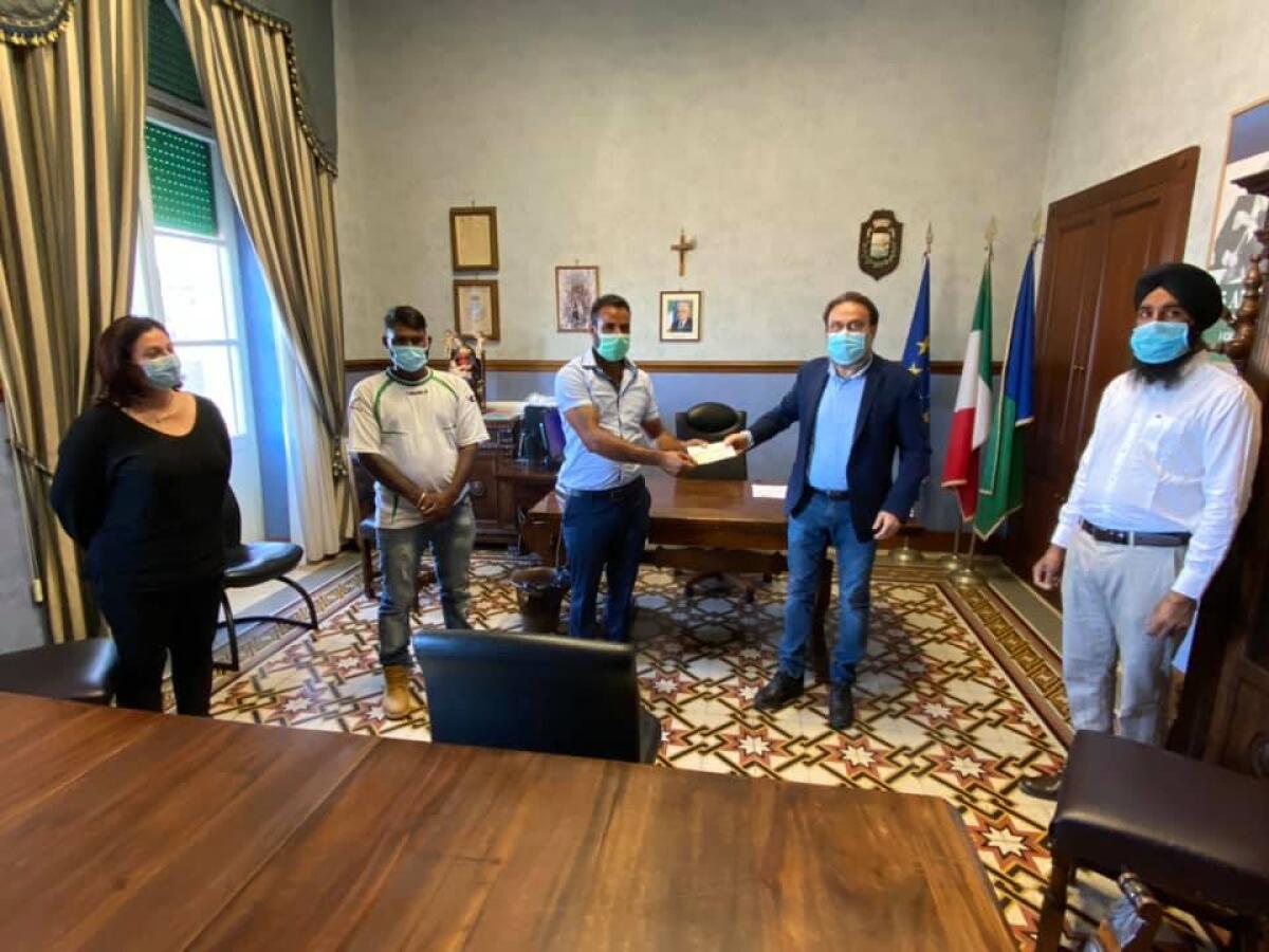 NETTUNO - La comunità indiana di Tre Cancelli dona 1.600 euro per sostenere la lotta all’emergenza Covid. - 