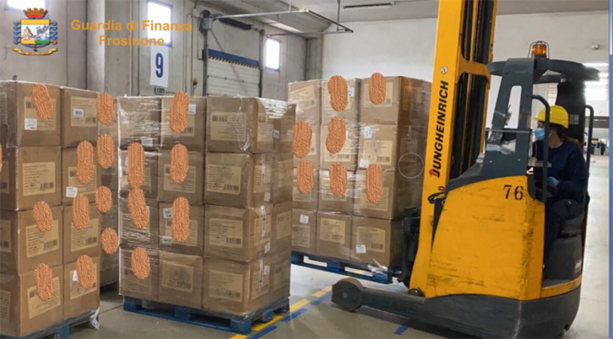 Sequestrate dalla Finanza di Frosinone oltre un milione di mascherine contraffatte, riconducibili a due società di Roma e Cisterna. VIDEO - 