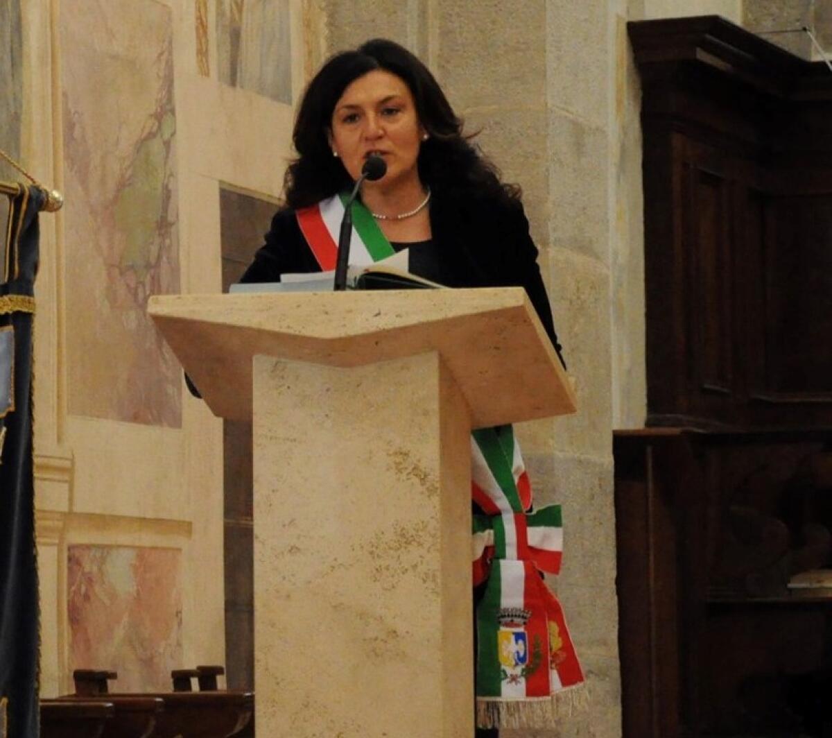 Data alle fiamme l’auto del Sindaco di Sermoneta, Giuseppina Giovannoli. Distrutta anche la vettura di un familiare. - 