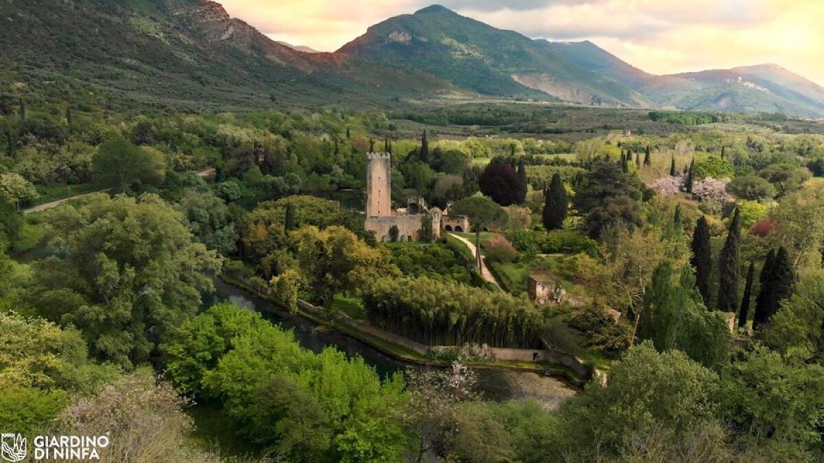 Riapre il Giardino di Ninfa: sarà passeggiata individuale, libera e in piena sicurezza - 