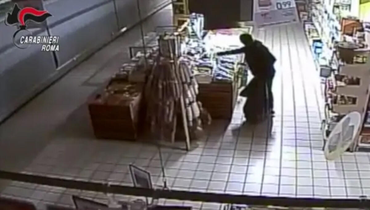 Colpi ai supermercati anche durante il lockdown: i Carabinieri di Frascati sgominano una banda con base operativa ad Ardea. - 