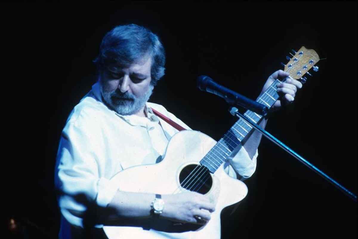 10 artisti, di cui 5 pontini, organizzano per questa domenica un evento web per omaggiare Francesco Guccini. - 