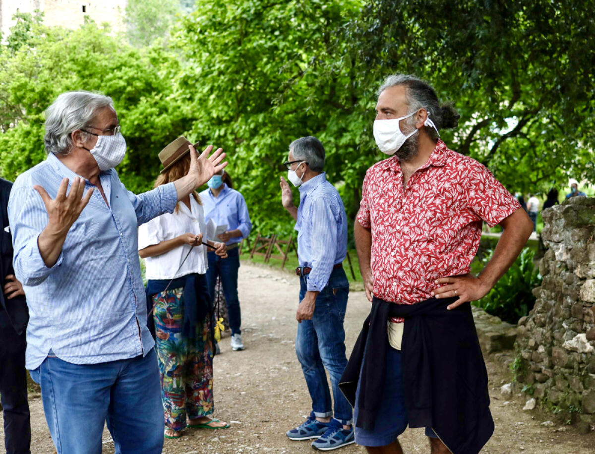Stefano Bollani visita il Giardino di Ninfa, 2 giorni tra la natura - 