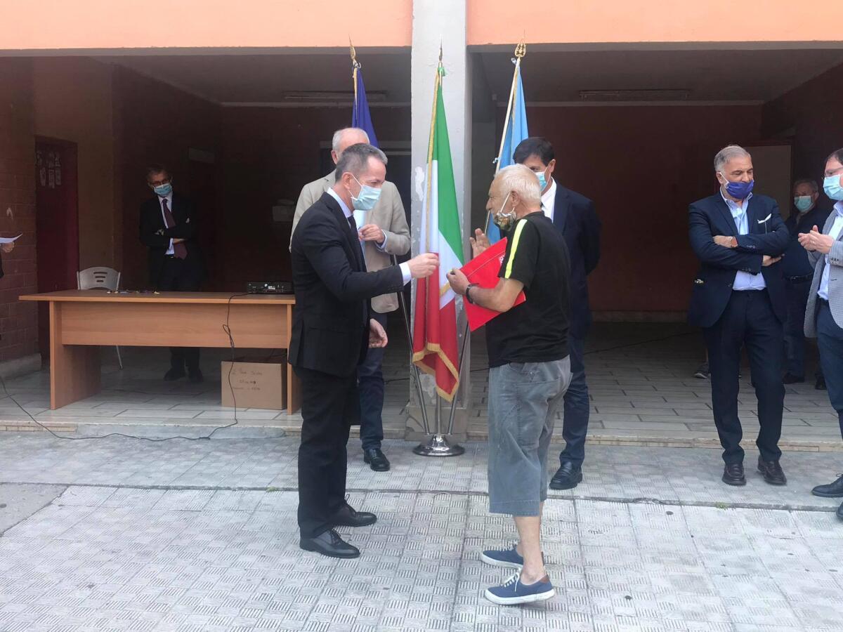 Aprilia, consegnate 8 case popolari in via Londra. Il questore: "Da oggi torna la legalità" FOTO - 