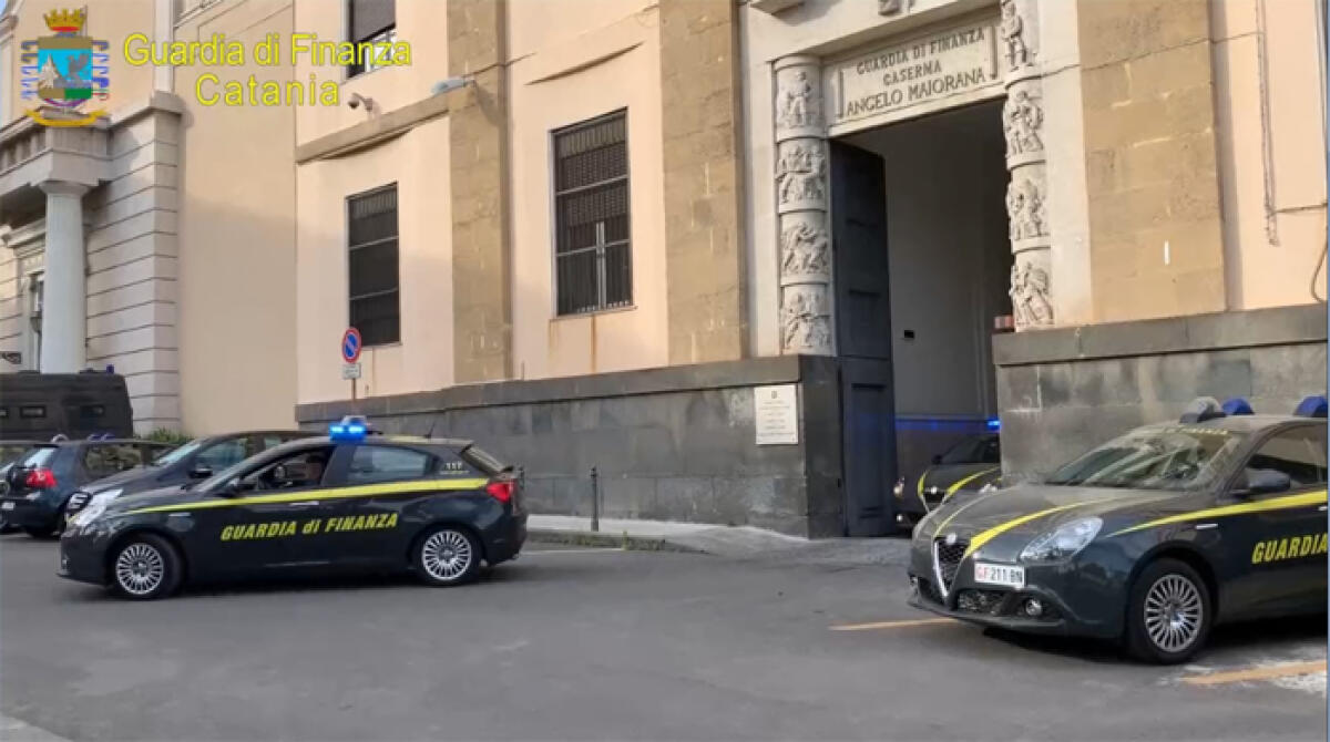 Indebite compensazioni d’imposte, scattano 30 misure cautelari. Coinvolto commercialista che operava a Latina - 