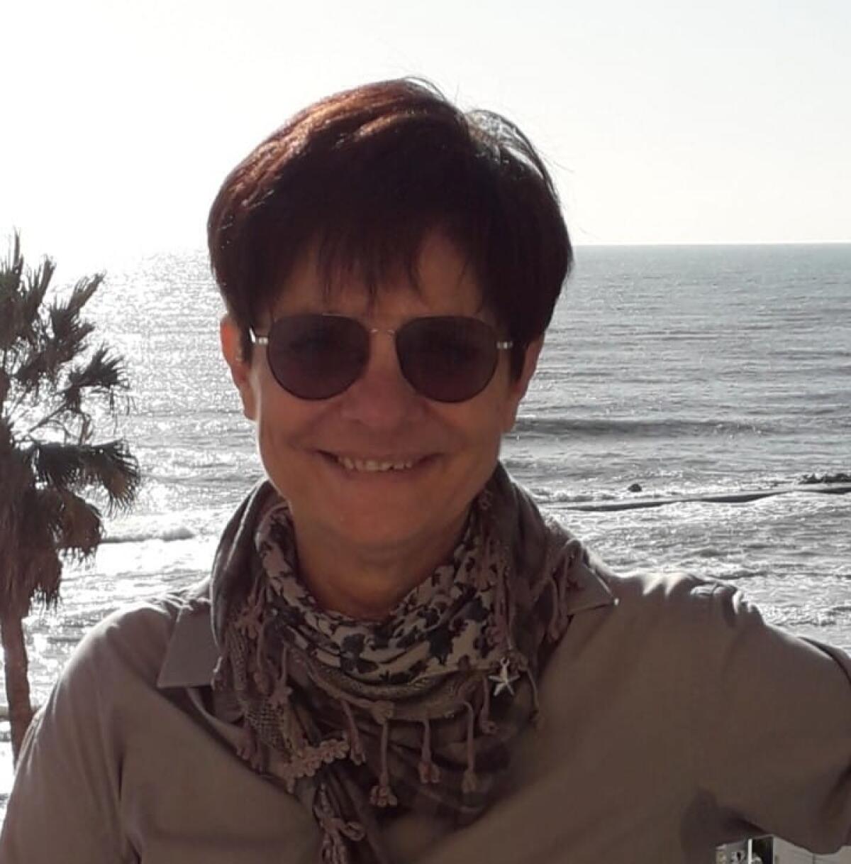 Ingiurie sui muri dirette alla Consigliera del Pd di Anzio, Lina Giannino. La solidarietà del Coordinamento Antimafia. - 