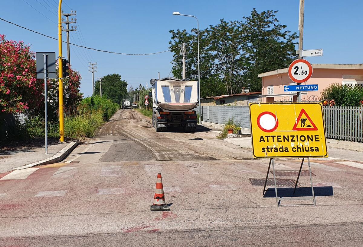 Ripresi i lavori per la messa in sicurezza di Via Toti, a Cisterna. Erano stati interrotti dal lockdown. - 