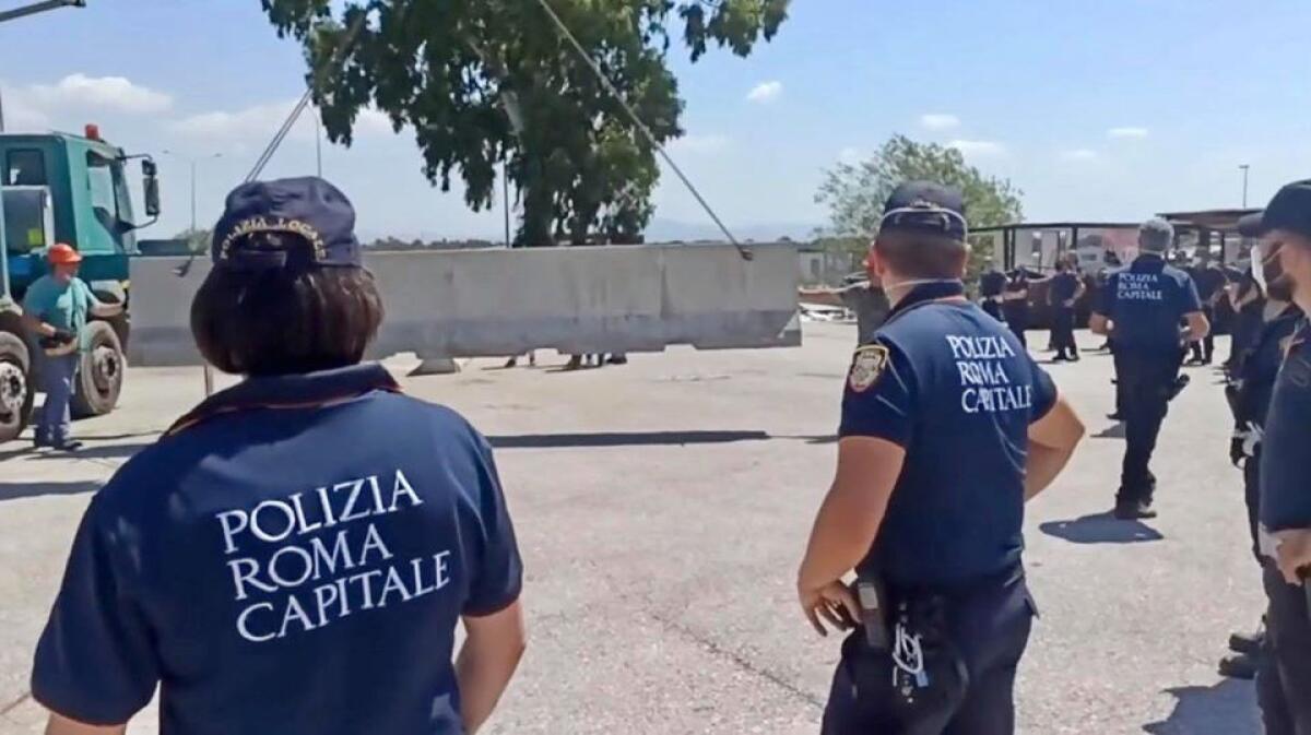 Campo rom di Castel Romano, Raggi: "Stanziati 500 mila euro per la bonifica" - 