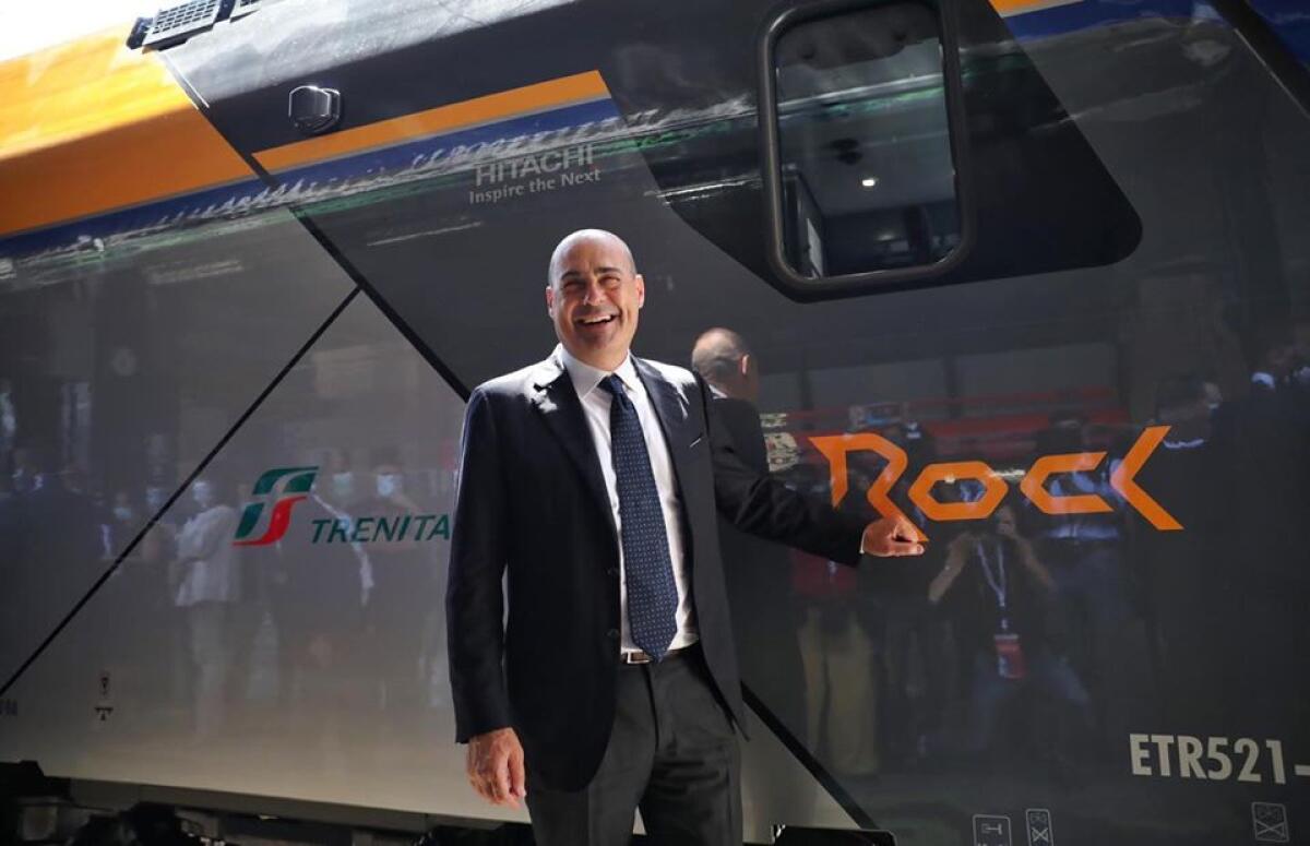 Consegnato alla Regione Lazio il primo treno rock con 602 posti a sedere - 