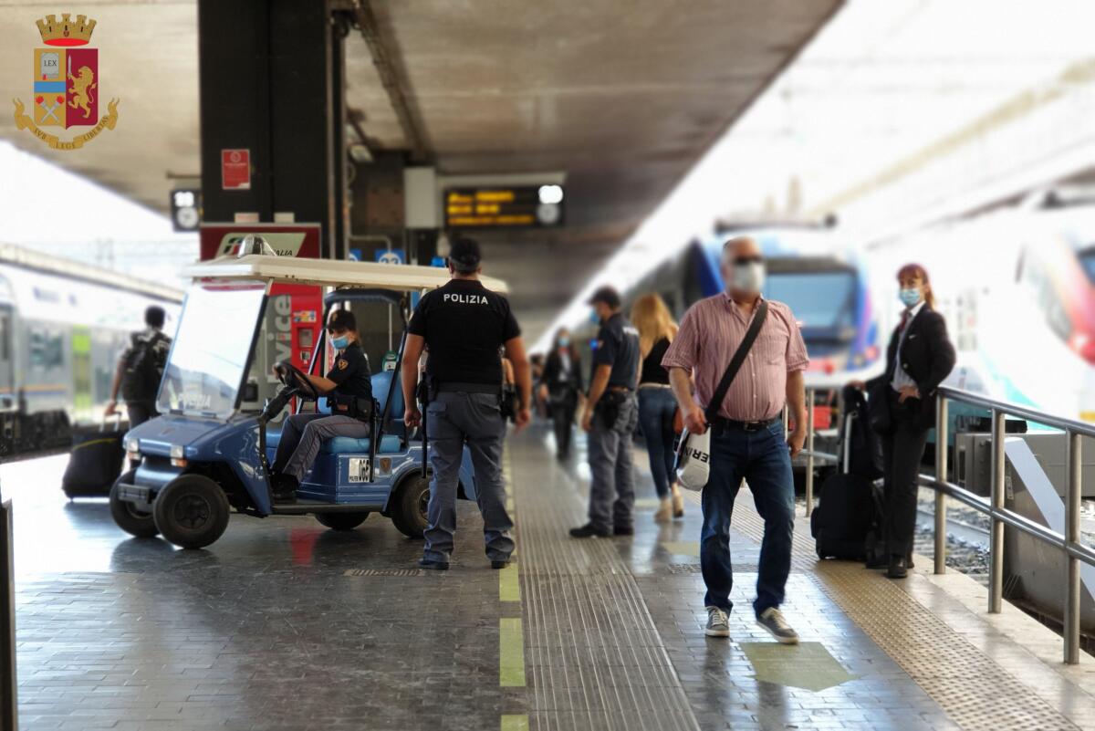 Furto di un portafogli nei pressi della stazione Termini, a Roma: la Polfer arresta due stranieri. - 