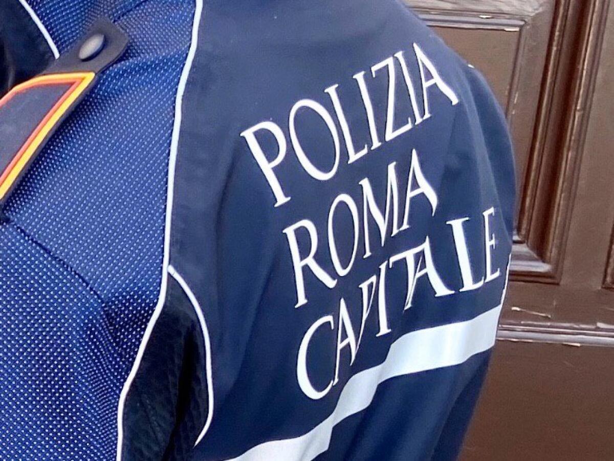 Messa in sicurezza del campo rom di Castel Romano, al lavoro la polizia locale di Roma - 