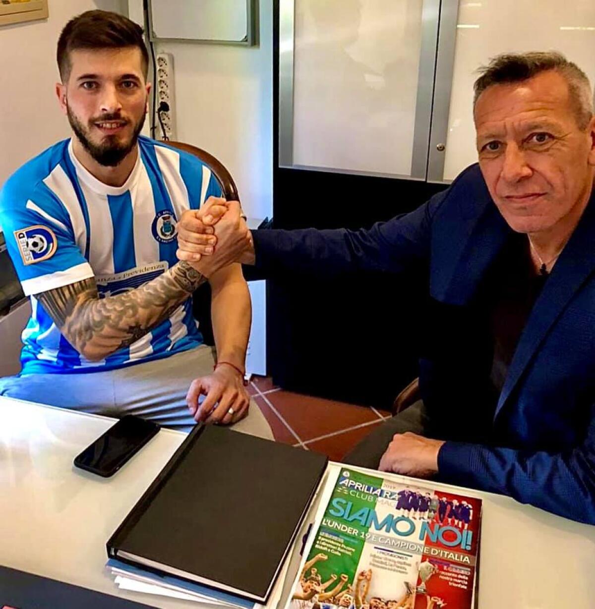 Calcio, l'Aprilia chiude anche con l'attaccante argentino Tomas Pavone - 