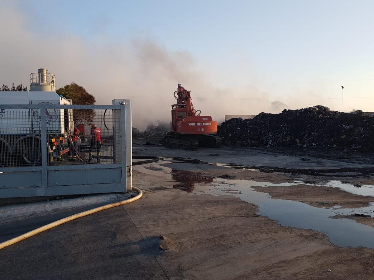 Incendio Loas, vertice tra Pd e Provincia: "Più controlli su autorizzazioni e monitoraggio di siti a rischio" - 