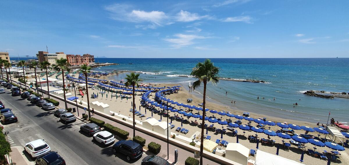 Lanciarono petardi e aggredirono un poliziotto sulla Riviera Mallozzi, ad Anzio: in manette 3 uomini di Tor Bella Monaca. - 