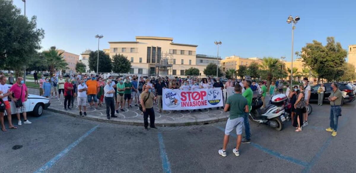 Migranti a Latina, la Lega protesta, Calandrini incontra il Prefetto - 
