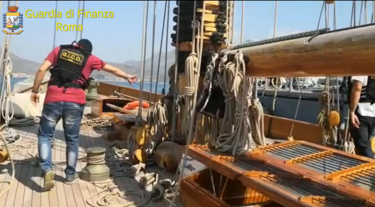 Gaeta - Yacht da regata d'epoca da 10 milioni di euro riportato in Italia dalla Tunisia - 