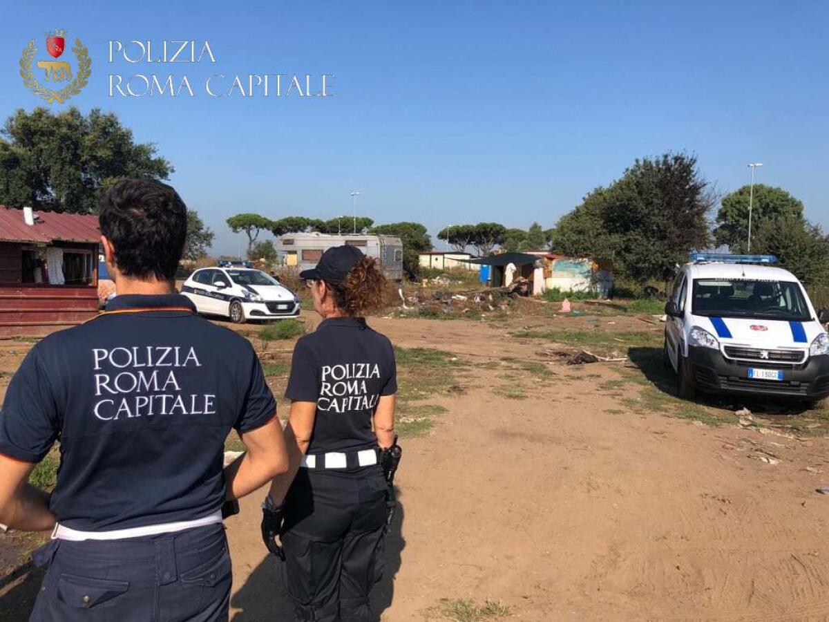 Con un motorino rubato tenta di violare il posto di blocco al campo nomadi di Castel Romano, bloccato e denunciato - 