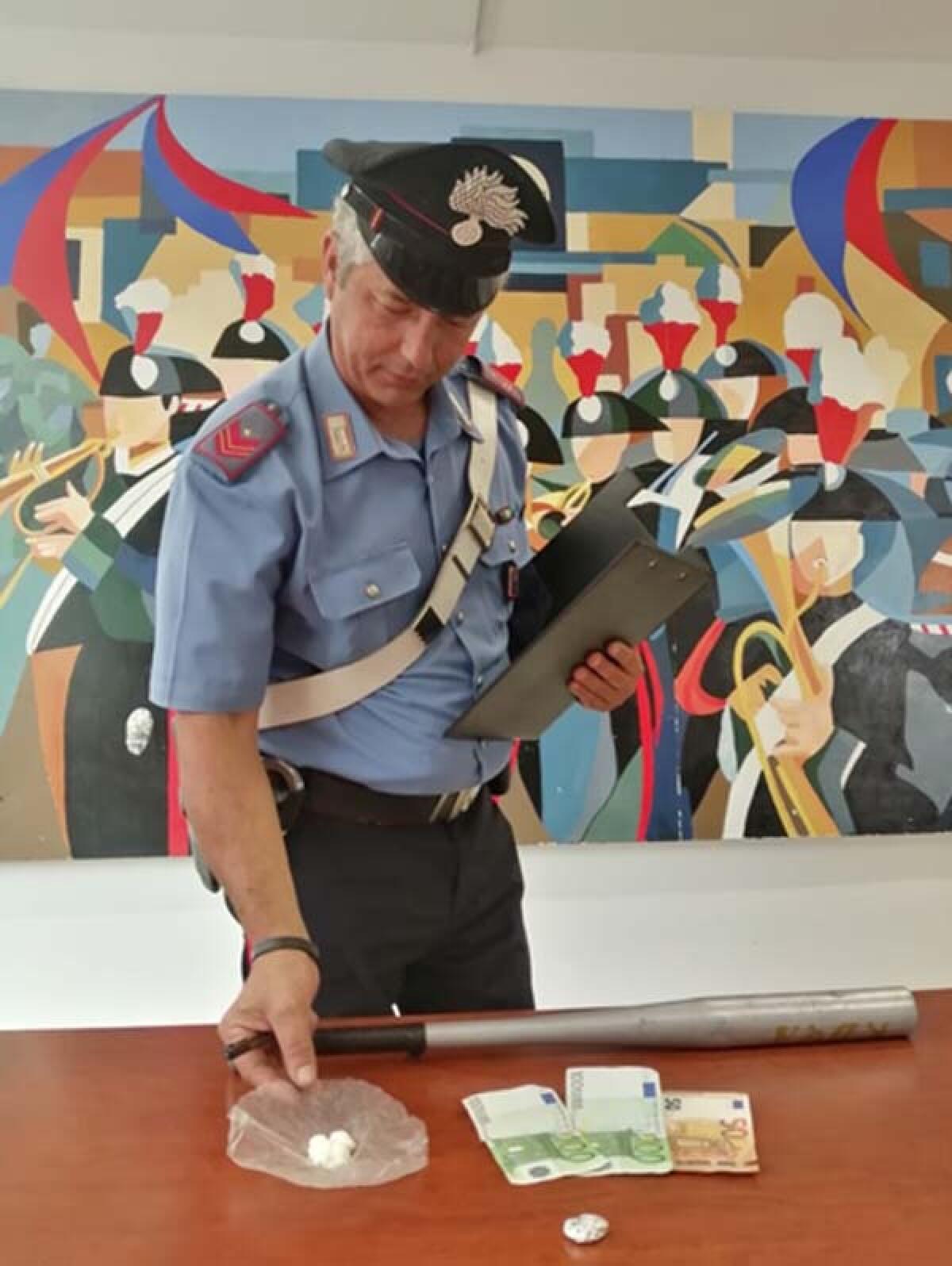 26enne in manette ad Aprilia: deteneva droga ed una mazza da baseball in auto. - 