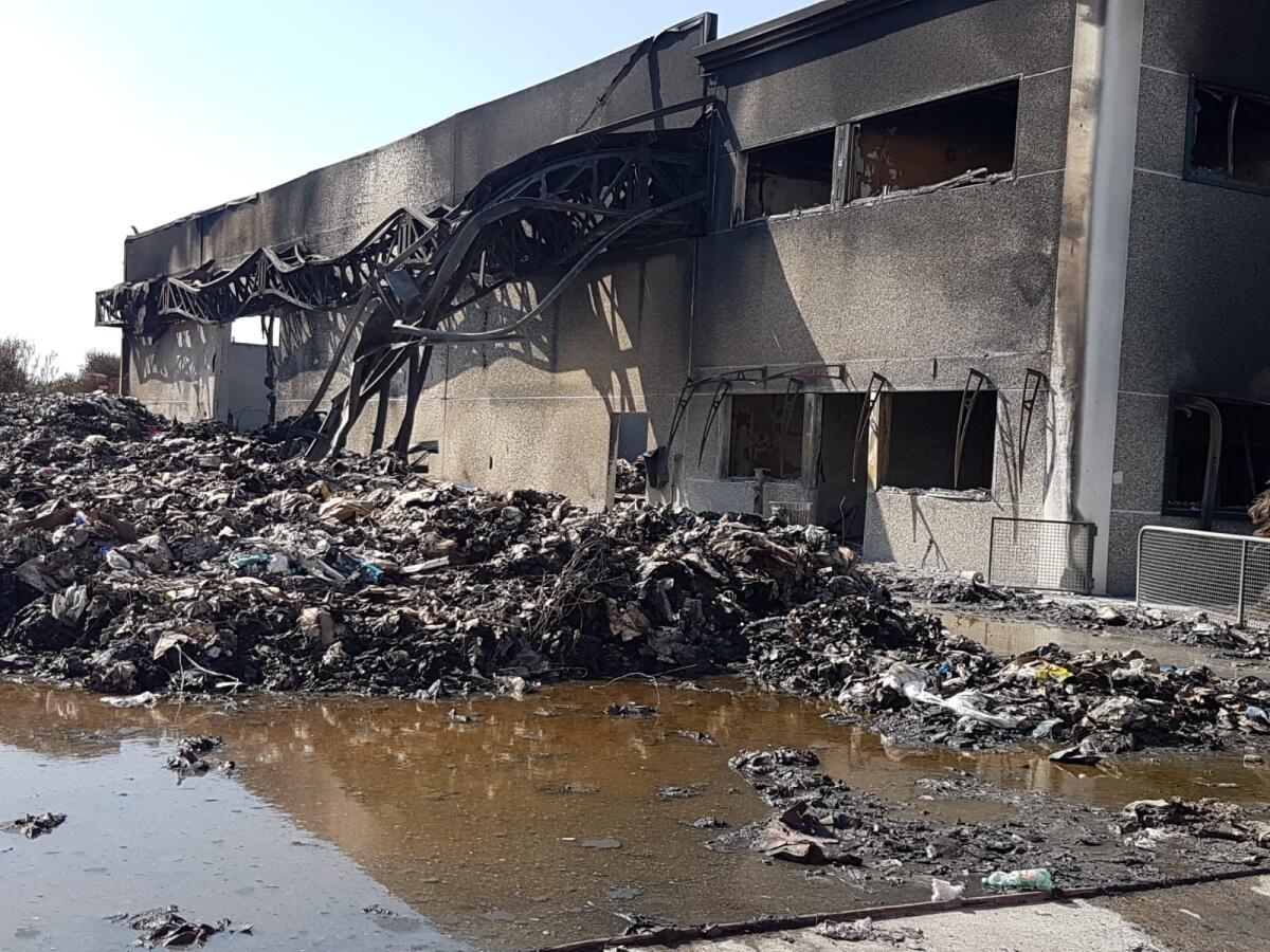 Incendio alla Loas di Aprilia, scendono ancora i valori delle diossine - 