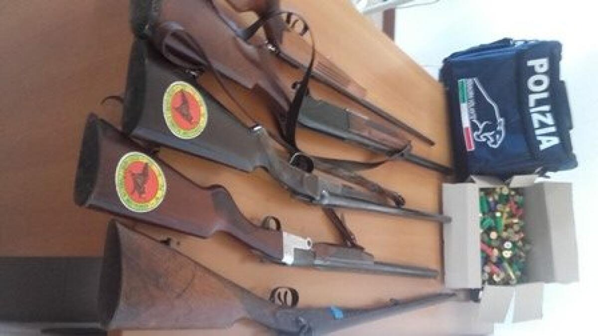 Lite tra vicini a Cori, la polizia sequestra fucili e munizioni per evitare conseguenze - 