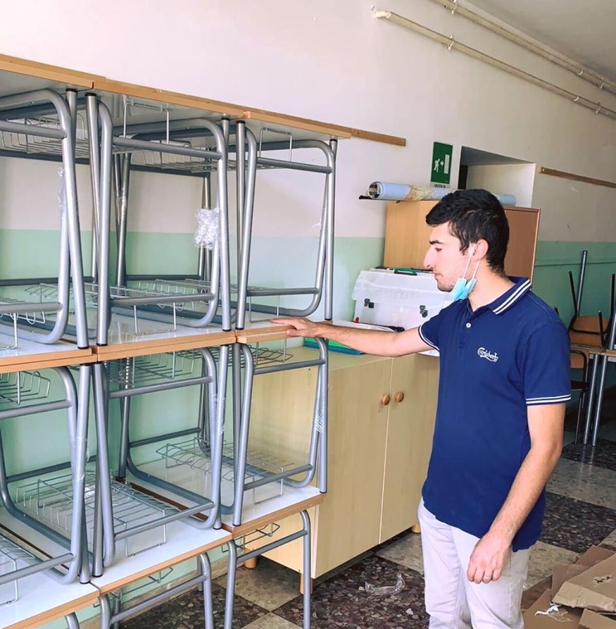 Scuola - Aprilia, arrivano i primi banchi monoposto - 