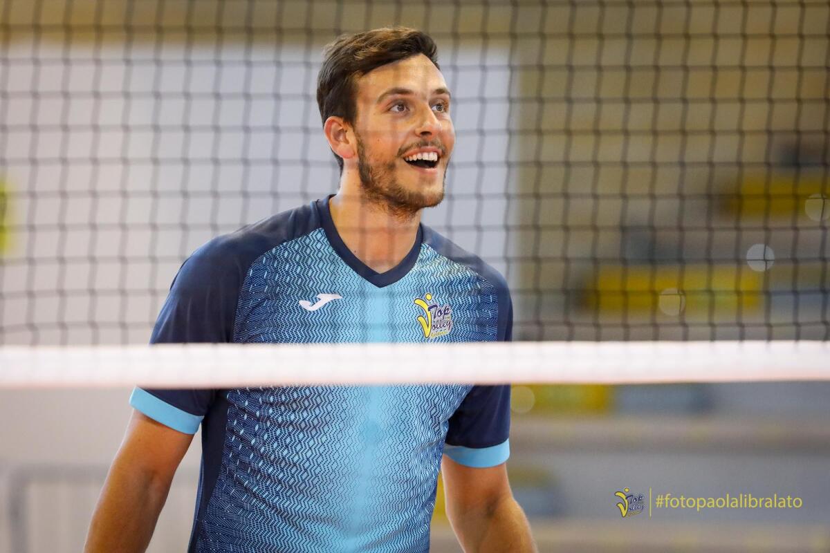 Volley - Cavuto: "Vestirò la maglia numero 1. La prossima Superlega sarà  competitiva, vi spiego il perché" - 