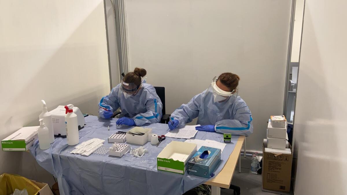 Altri 6 positivi al Covid scovati grazie ai  test rapidi negli aeroporti di Fiumicino e Ciampino. - 