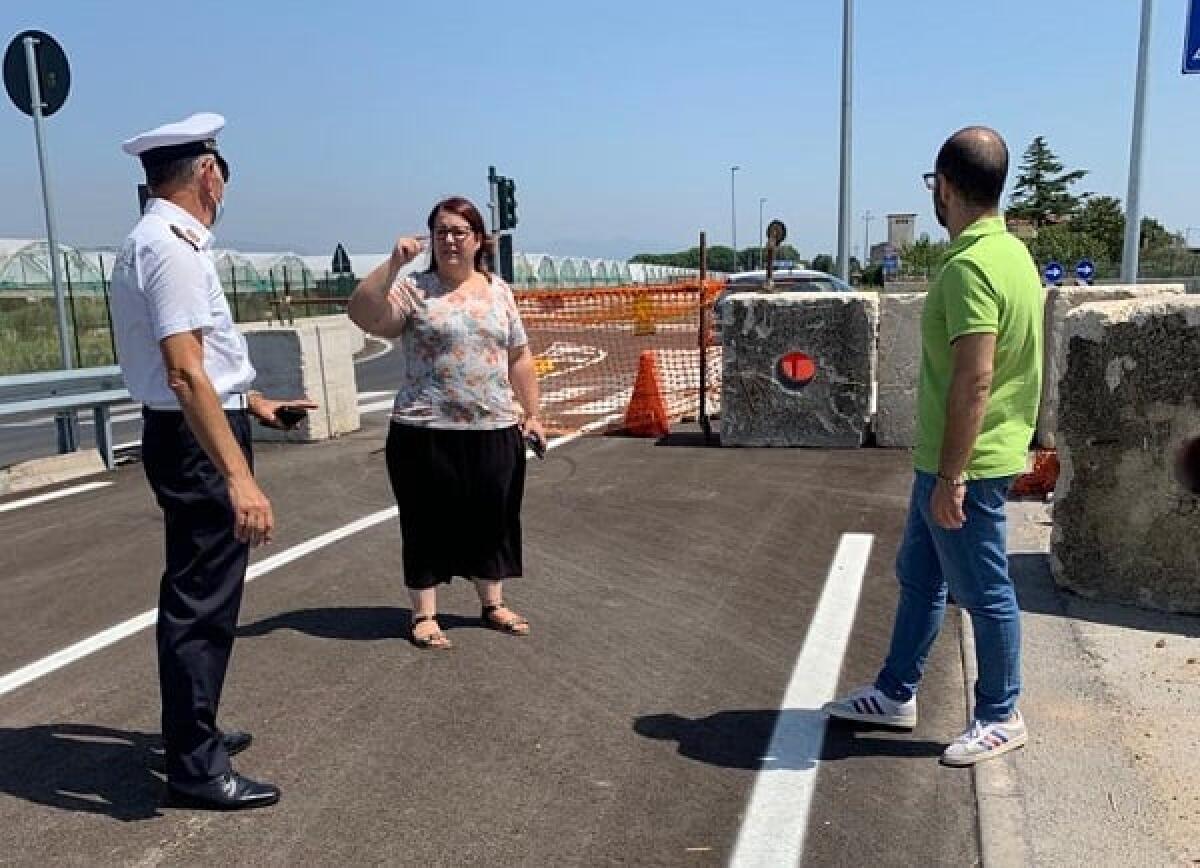 Lavori del sottopasso a Casello 45, ad Aprilia:  da oggi finalmente riaperte le complanari di via del Cavallo Morto e via Pantanelle. - 