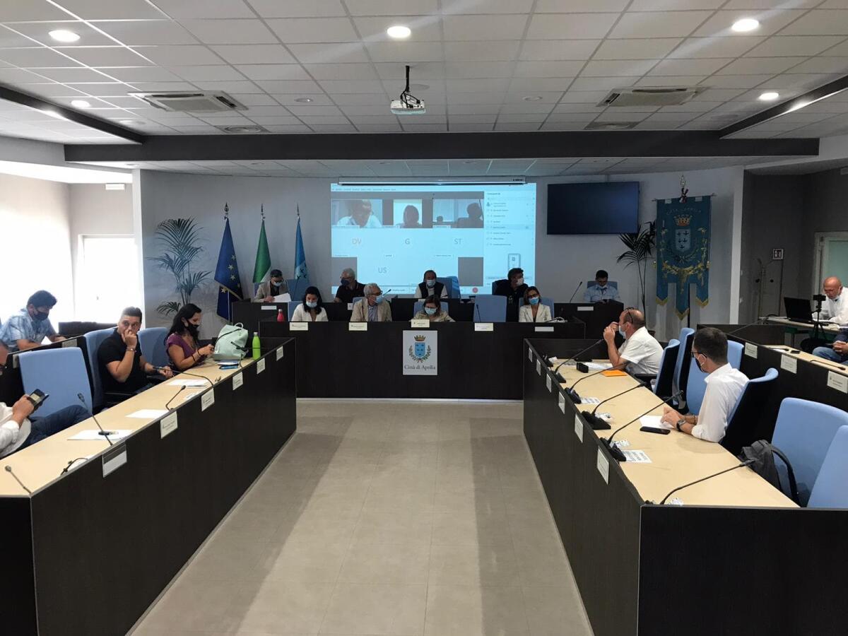 APRILIA - Commissione Ambiente sull’incendio alla Loas: attenzione puntata sui danni alle culture e alla zootecnia, attese le analisi Arpa. - 