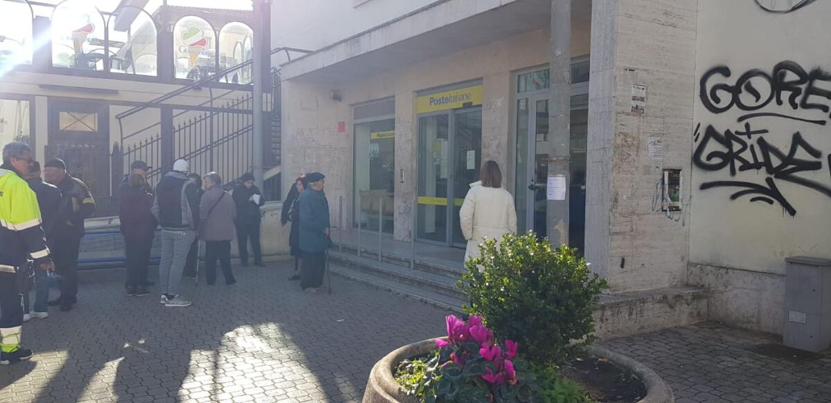 Chiuso per sanificazione, senza preavviso, l’ufficio postale di Largo Marconi, ad Aprilia. Il Sindaco: “un ennesimo disservizio per i cittadini”. - 