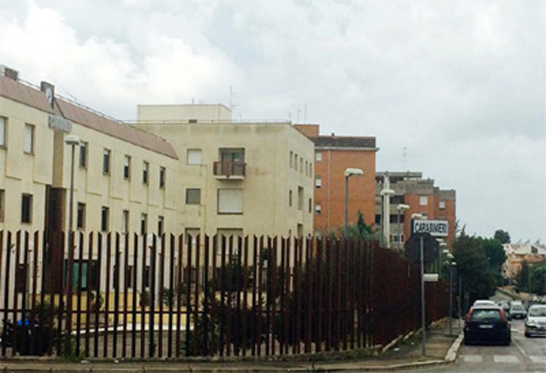 la caserma dei Carabinieri di via Tiberio ad Aprilia